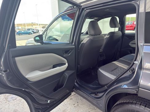 Used 2025 Subaru Forester image 17