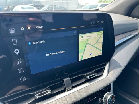 Used 2025 Chevrolet Equinox LT FWD image 20