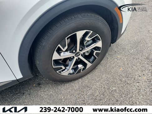 Certified 2024 Kia Sportage EX FWD image 7