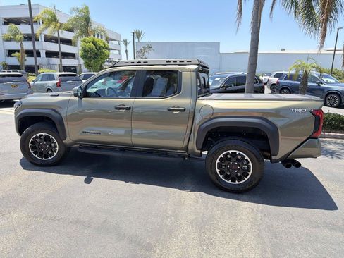 Used 2025 Toyota Tacoma TRD Off-Road w/ TRD Off Road Premium Package AWD/4WD image 8