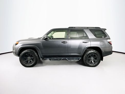 Used 2020 Toyota 4Runner TRD Off-Road Premium AWD/4WD image 4
