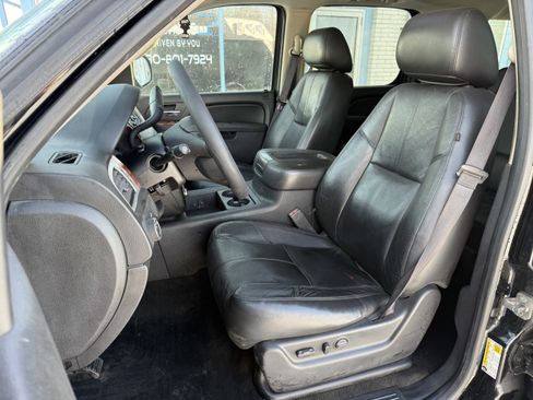 Used 2013 Chevrolet Suburban LT w/ Luxury Package image 13