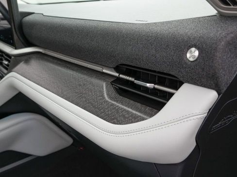 Certified 2025 Ford Explorer Platinum w/ Ultimate Package image 29