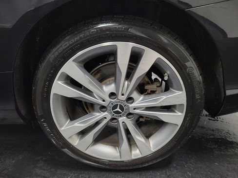 Used 2018 Mercedes-Benz C 300 4MATIC Coupe image 11