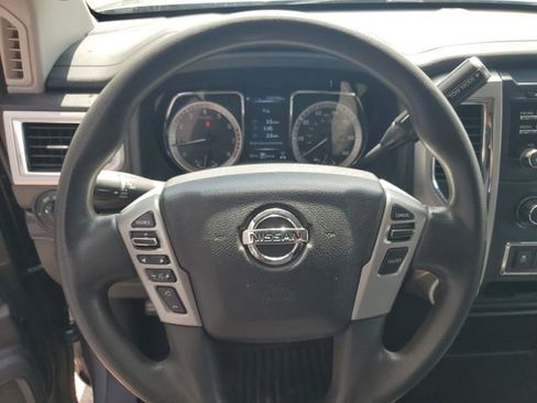 Used 2017 Nissan Titan SV AWD/4WD image 15