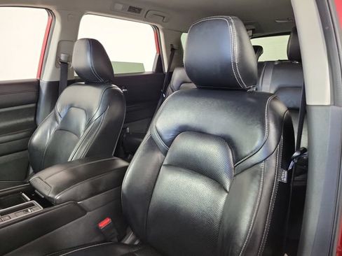 Used 2022 Nissan Pathfinder SV w/ SV Black Package FWD image 21