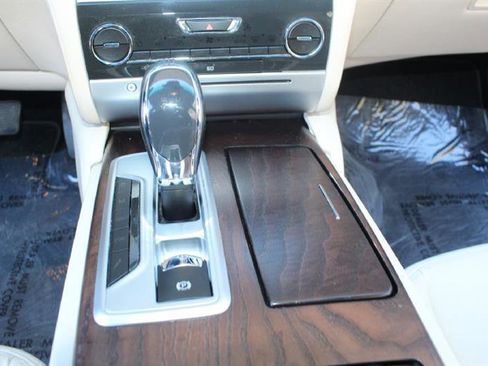 Used 2015 Maserati Quattroporte S Q4 AWD/4WD image 25