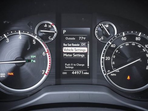 Used 2023 Lexus GX 460 Premium w/ Premium Package image 14