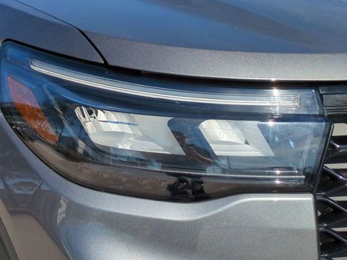 Used 2025 Ford Explorer ST image 10