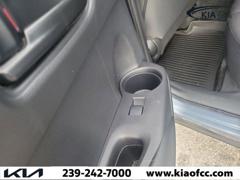 Used 2024 Toyota Corolla Cross LE w/ Moonroof Package AWD/4WD image 13