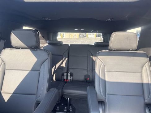Used 2022 GMC Yukon Denali w/ Denali Premium Package image 11