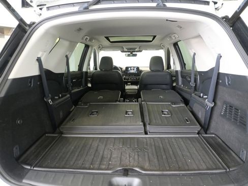 Used 2024 Nissan Pathfinder Platinum AWD/4WD image 31