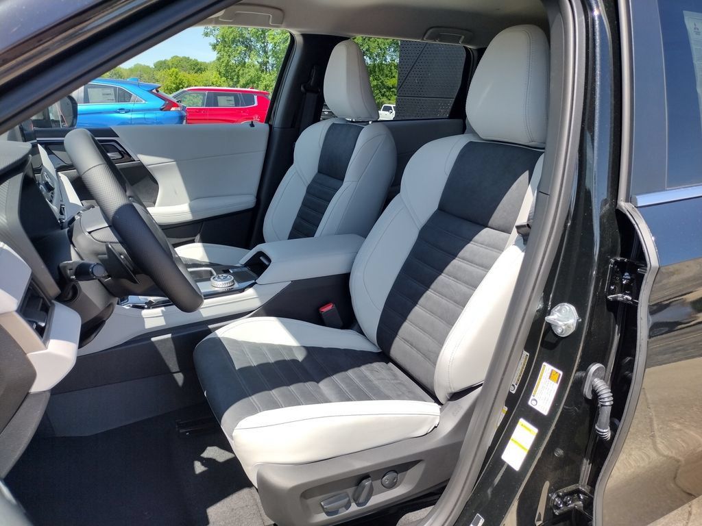 New 2026 Mitsubishi Outlander SE AWD/4WD image 7