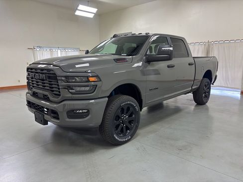 New 2026 RAM 2500 Big Horn AWD/4WD image 4
