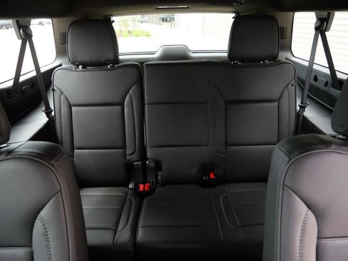 Used 2025 GMC Yukon XL Denali AWD/4WD image 20