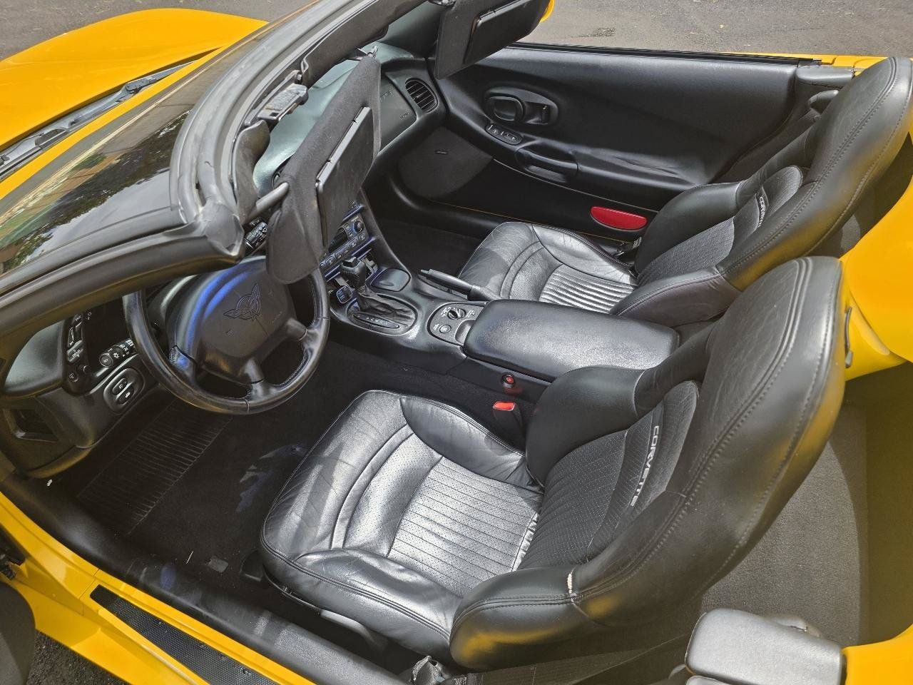 Used 2002 Chevrolet Corvette Convertible w/ Preferred Equipment Group2 RWD image 17