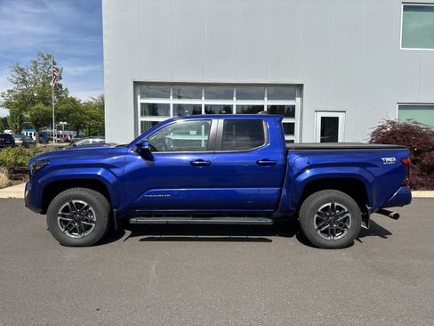 Used 2024 Toyota Tacoma TRD Sport w/ TRD Sport Upgrade Package AWD/4WD image 2