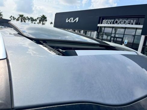 Used 2022 Kia Telluride EX w/ EX Premium Package FWD image 8