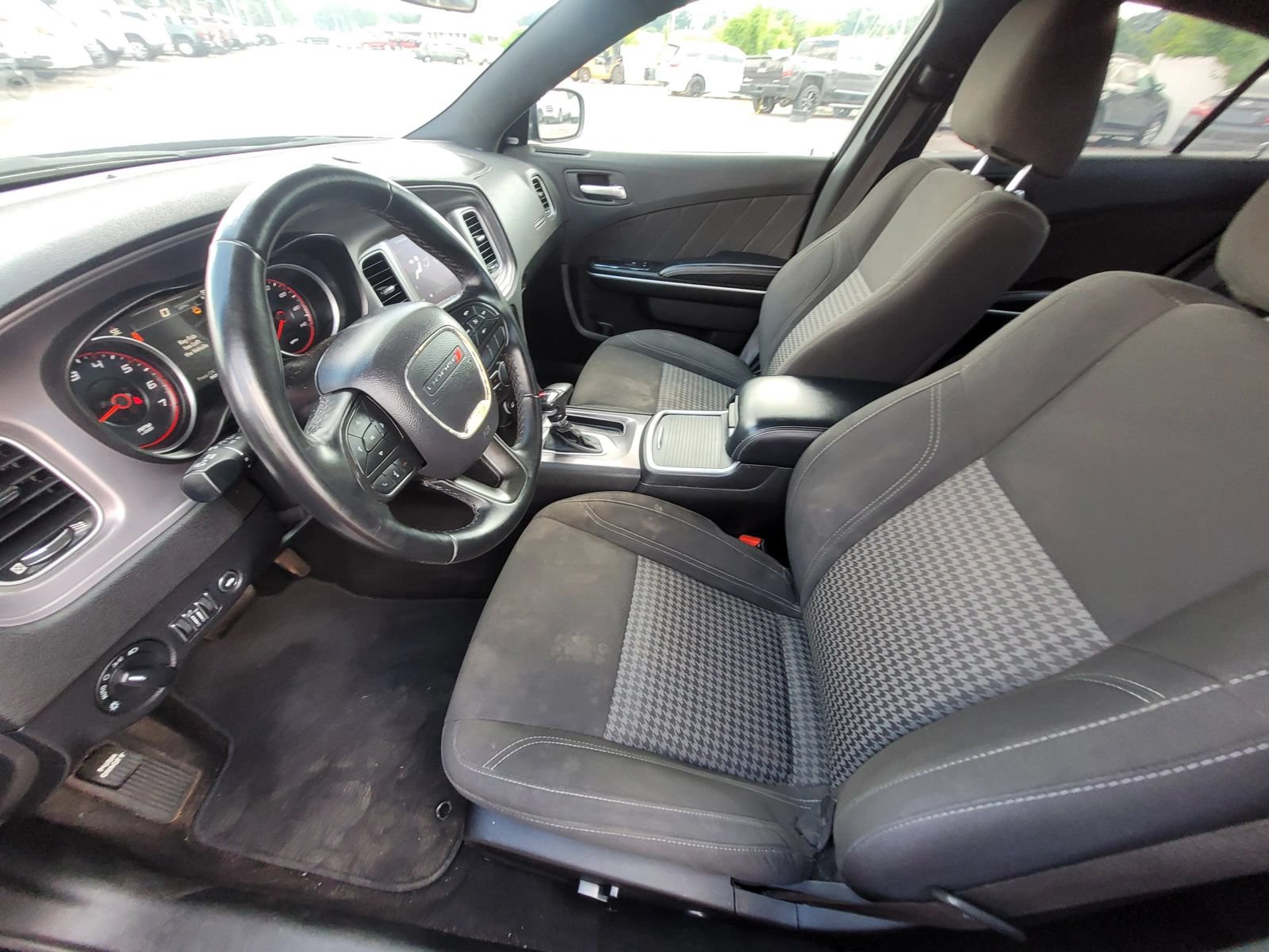Used 2023 Dodge Charger SXT RWD image 16
