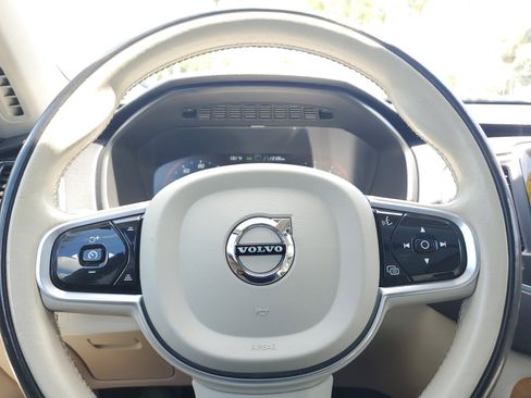 Used 2022 Volvo XC90 T6 Momentum w/ Protection Package Premier AWD/4WD image 27