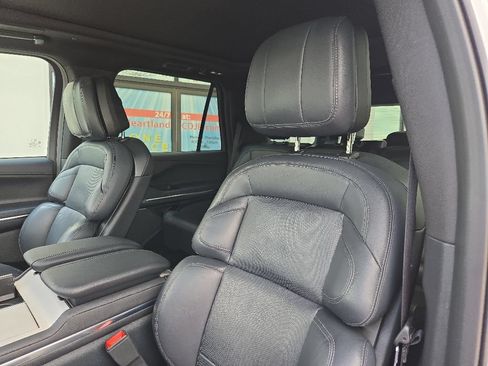 Used 2025 Lincoln Navigator Reserve w/ Jet Appearance Package AWD/4WD image 34