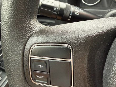 Used 2012 Jeep Liberty Sport image 23