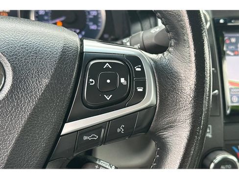 Used 2015 Toyota Camry XLE w/ Advanced Technology Package FWD image 28
