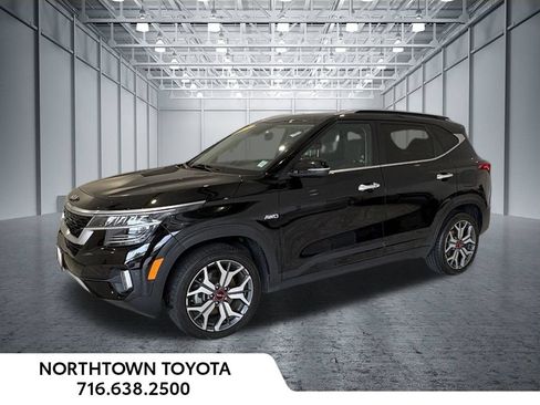 Used 2023 Kia Seltos SX w/ SX Sunroof Package AWD/4WD image 2