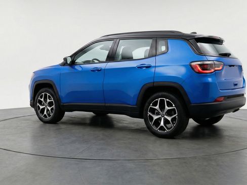 Used 2025 Jeep Compass Limited AWD/4WD image 6