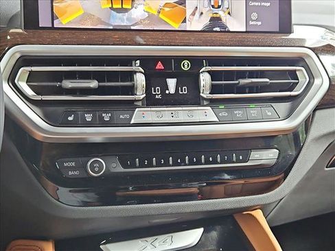 Used 2025 BMW X4 xDrive30i AWD/4WD image 15