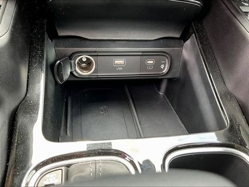 Used 2025 Kia Telluride S FWD image 16