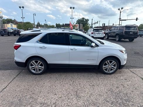 Used 2018 Chevrolet Equinox Premier AWD/4WD image 10