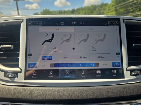 New 2025 Chrysler Voyager LX image 19