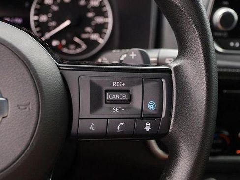 Used 2021 Nissan Rogue SV FWD image 12