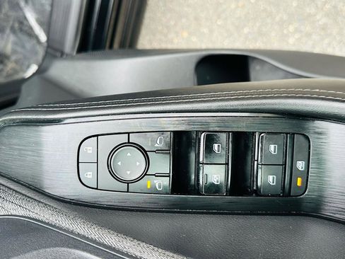 Used 2021 Nissan Rogue SV image 14