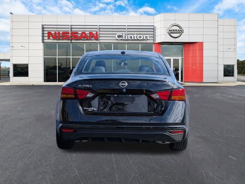 Certified 2025 Nissan Altima 2.5 S FWD image 4