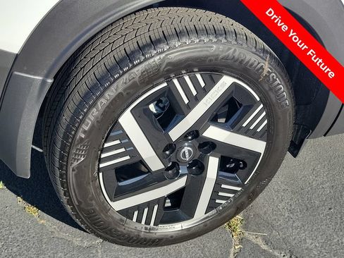Certified 2025 Nissan Kicks SV FWD image 25