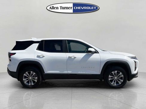 New 2026 Chevrolet Equinox LT FWD image 3