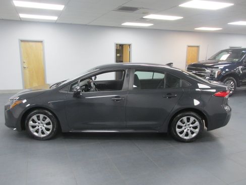 Used 2023 Toyota Corolla LE FWD image 8