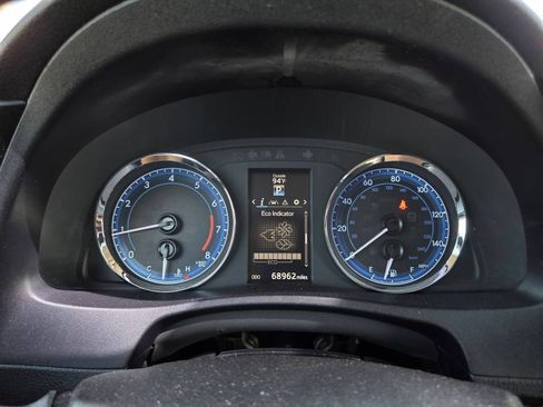 Used 2019 Toyota Corolla SE FWD image 10