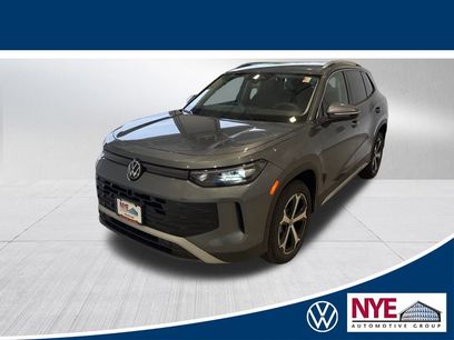 New 2025 Volkswagen Tiguan SE