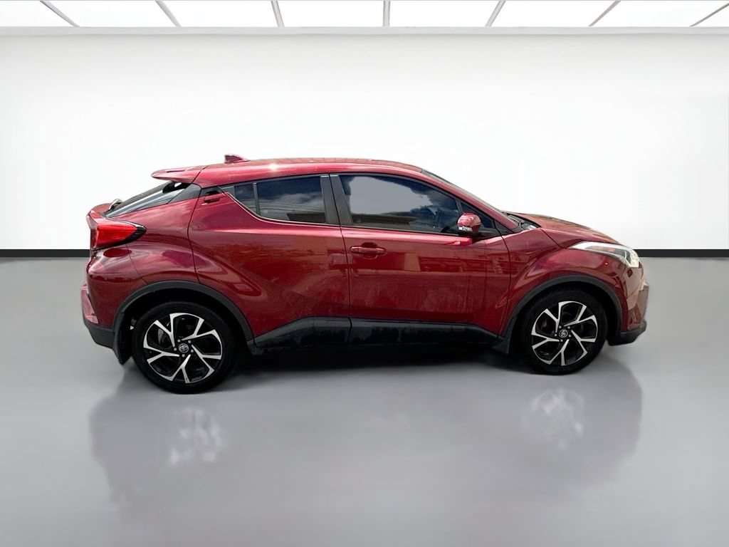 Used 2018 Toyota C-HR XLE FWD image 5