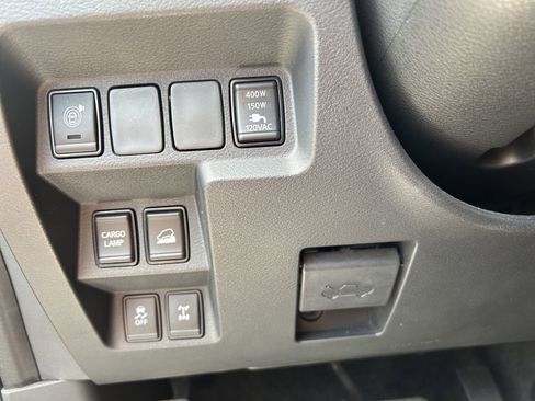 Used 2023 Nissan Frontier PRO-4X w/ Pro Convenience Package AWD/4WD image 9