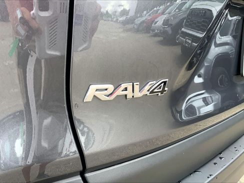 Used 2025 Toyota RAV4 XLE AWD/4WD image 30