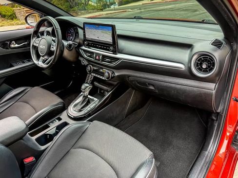 Used 2022 Kia Forte GT-Line w/ GT-Line Premium Package FWD image 13