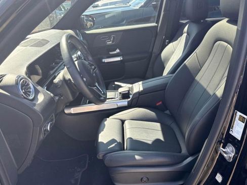 Used 2023 Mercedes-Benz EQB 300 4MATIC image 4