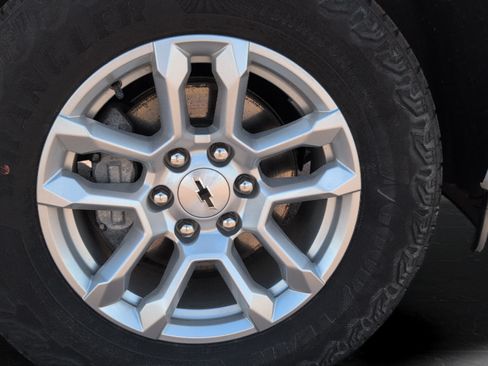 Used 2023 Chevrolet Silverado 1500 RST AWD/4WD image 34
