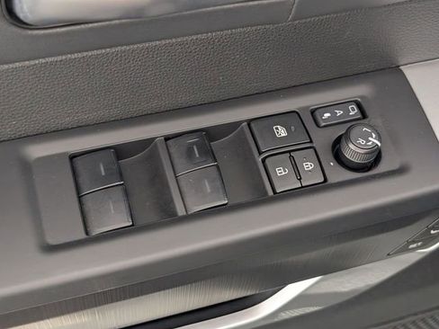 Used 2025 Toyota Tundra Platinum AWD/4WD image 12