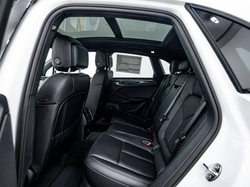 Certified 2026 Porsche Macan image 23