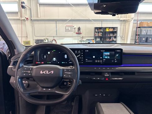 Certified 2024 Kia EV9 Land AWD/4WD image 7